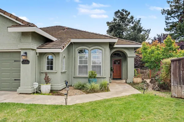 610 CANDLEWOOD CT