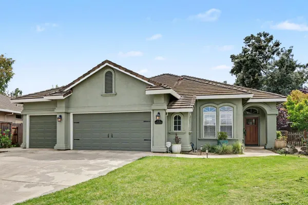 610 CANDLEWOOD CT