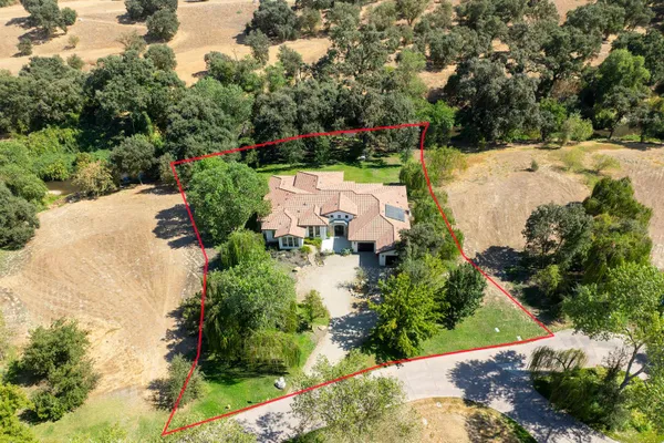 1316 TRAILS WAY