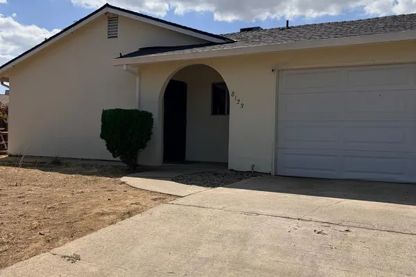 8123 DUTCH HAVEN BLVD