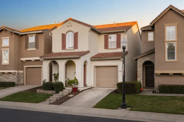 2545 GOOSEBERRY CIR