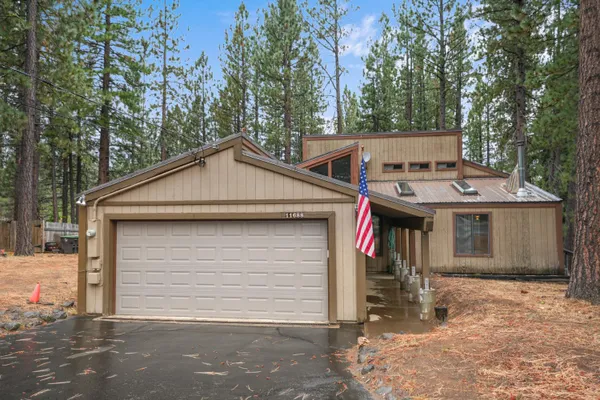 11688 LAUREL CT