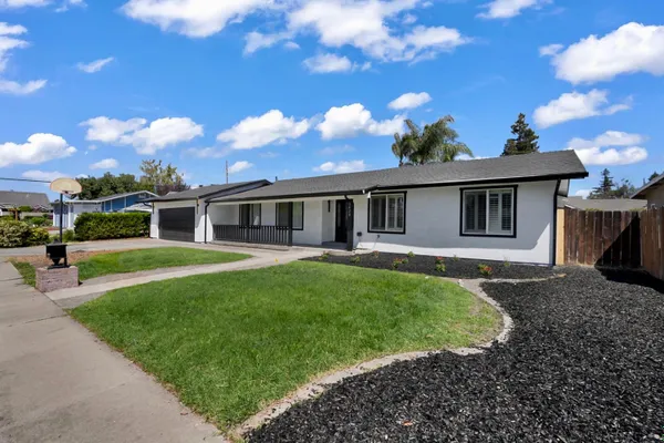 3420 BRIDLE PATH LN