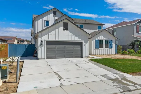 5520 CORA WAY