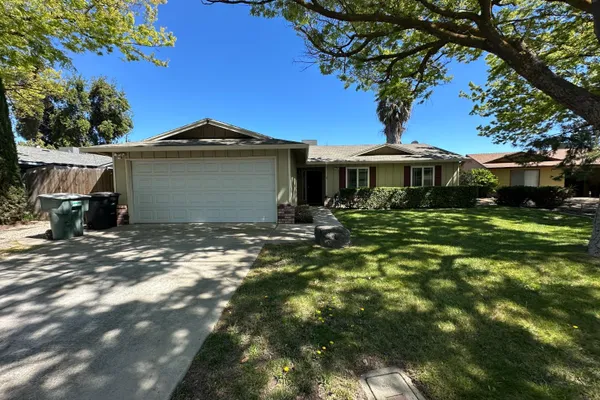 3704 WHIRLAWAY DR