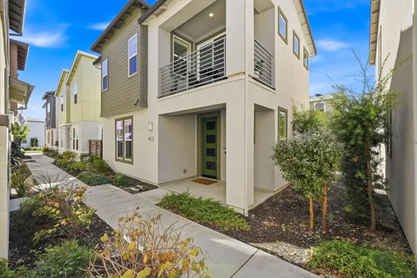 4422 OCEAN LN