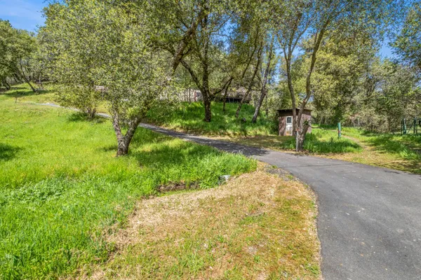 16315 MOUNT WHITNEY DR
