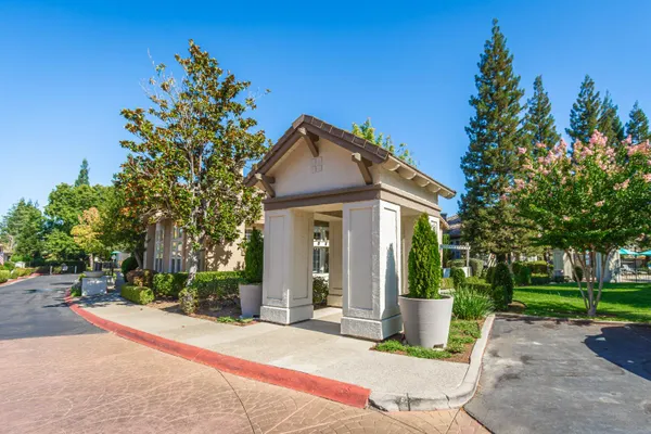 9925 VILLA GRANITO LN
