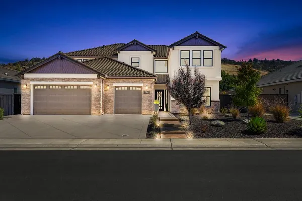 724 OLIVER CT