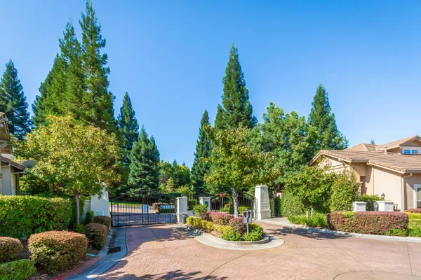 9925 VILLA GRANITO LN