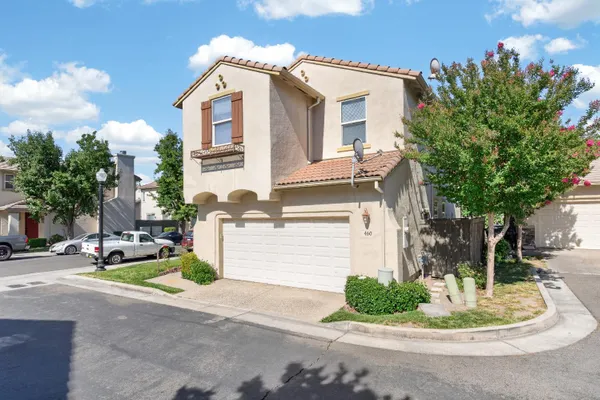 460 NATALINO CIR