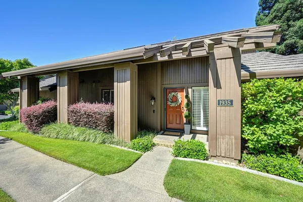 1935 DISCOVERY VILLAGE LN