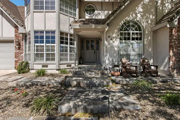 843 SHORE BREEZE DR