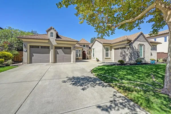 9315 PINEHURST DR