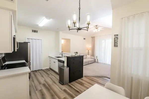 1221 WHITNEY RANCH PKWY 1136