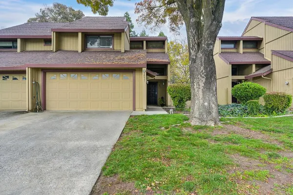 2537 HIGGINS RD