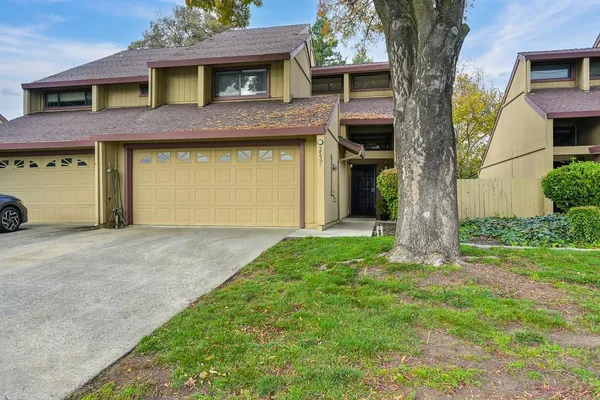 2537 HIGGINS RD