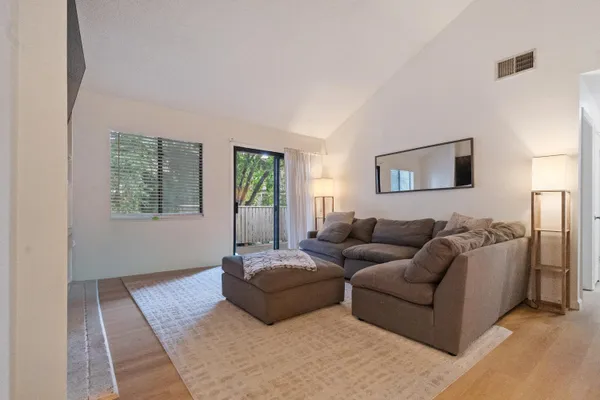 2280 HURLEY WAY 6