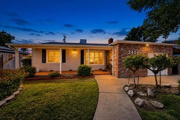 2428 W MENDOCINO AVE