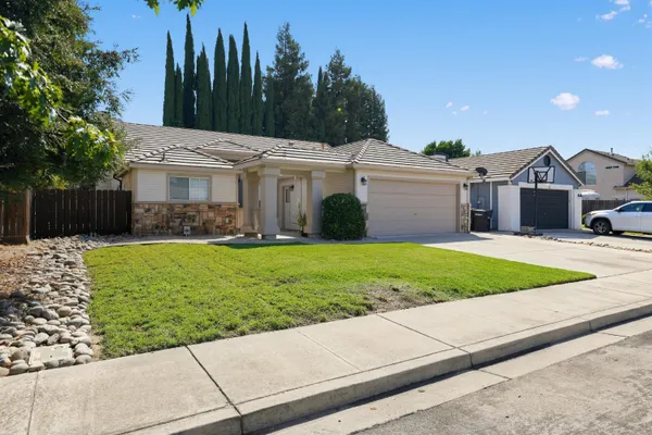 5522 SUNFIELD WAY