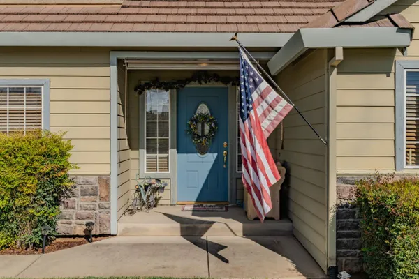 312 MANOR DR