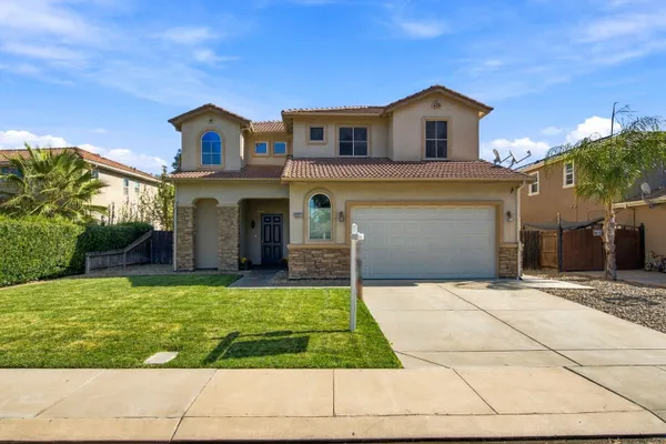 2217 HEARTH DR