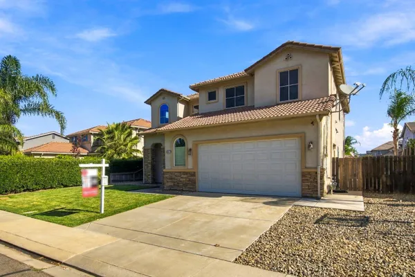2217 HEARTH DR