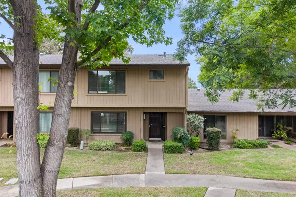 5656 SPYGLASS LN