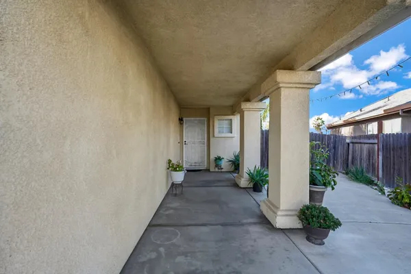 5639 GREENOAKS CT
