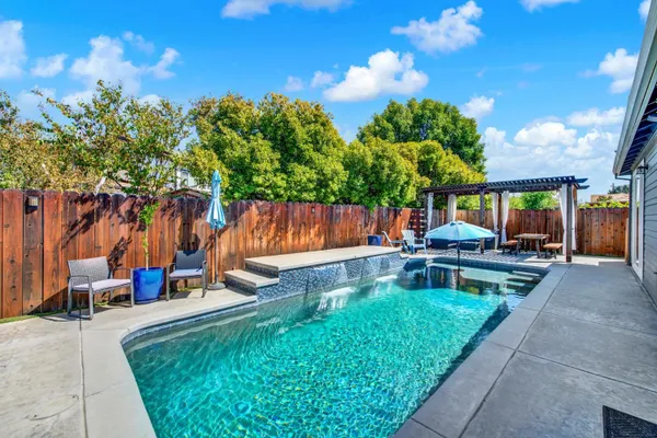 711 LUPINE WAY