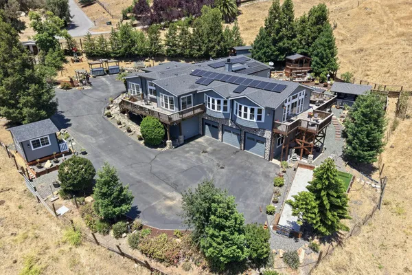 20810 LOST RANCH RD