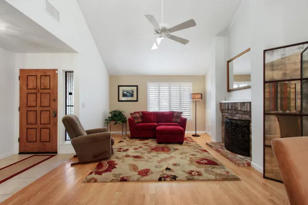 6568 SKYVIEW DR