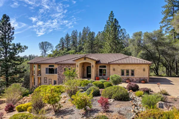 1480 LODGE VIEW DR