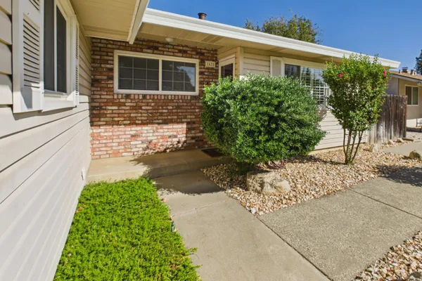 1625 DELTA DR