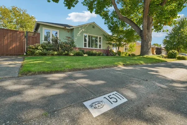 1511 CHRISTOPHER WAY
