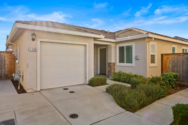 4388 SILVER CEDAR LN