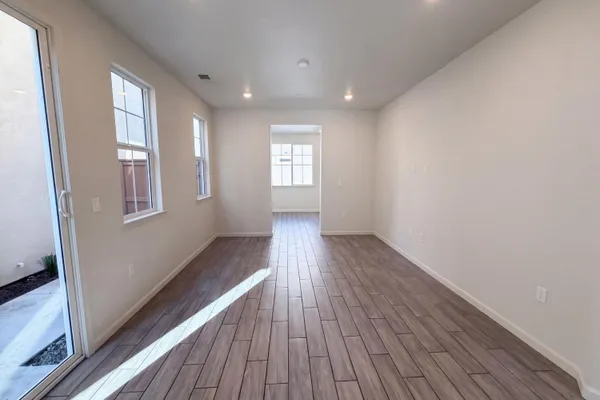 1687 PENA LN