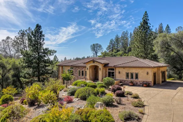 1480 LODGE VIEW DR