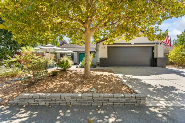 517 FISHER CIR