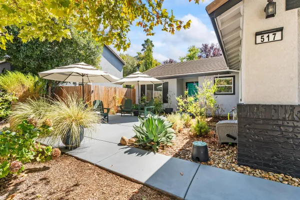 517 FISHER CIR