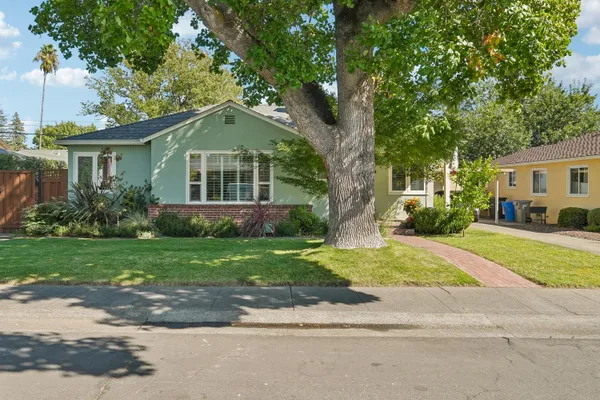 1511 CHRISTOPHER WAY