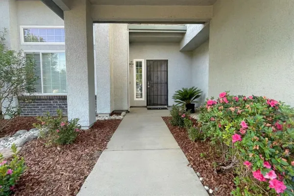 112 ELKINS CIR