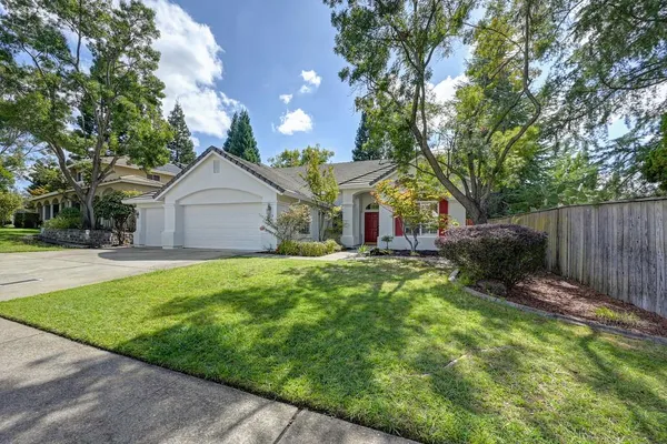 200 LUNA CIR