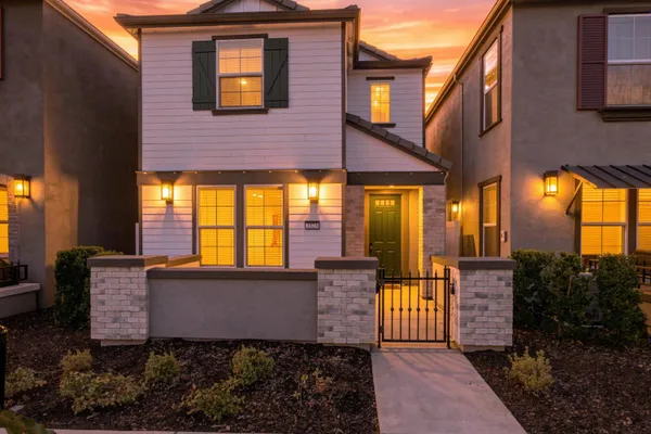 3523 SPARROW CT