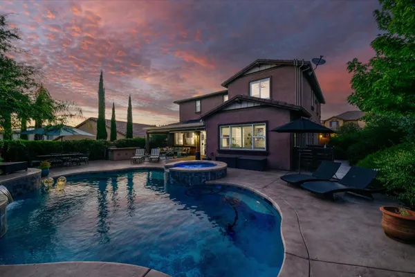 2178 AIKEN WAY