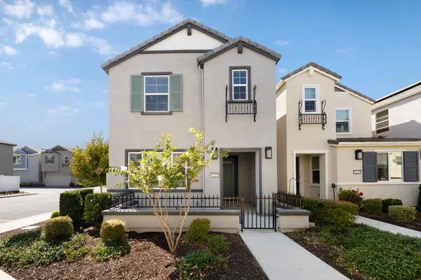 3135 MAGPIE CT