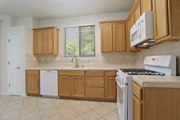 3164 ENGLISH OAK CIR