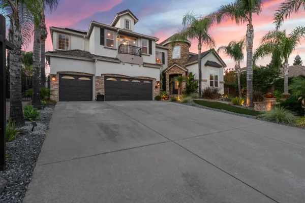 4541 LONGVIEW DR