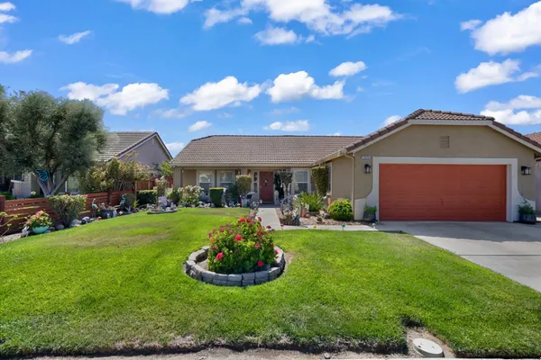 1622 GLACIER BAY LN