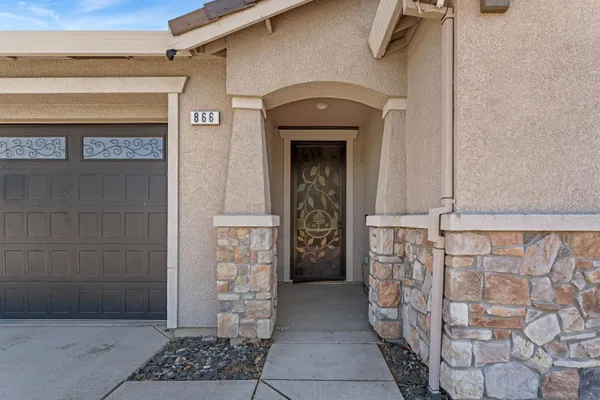 866 RACCOON VALLEY DR